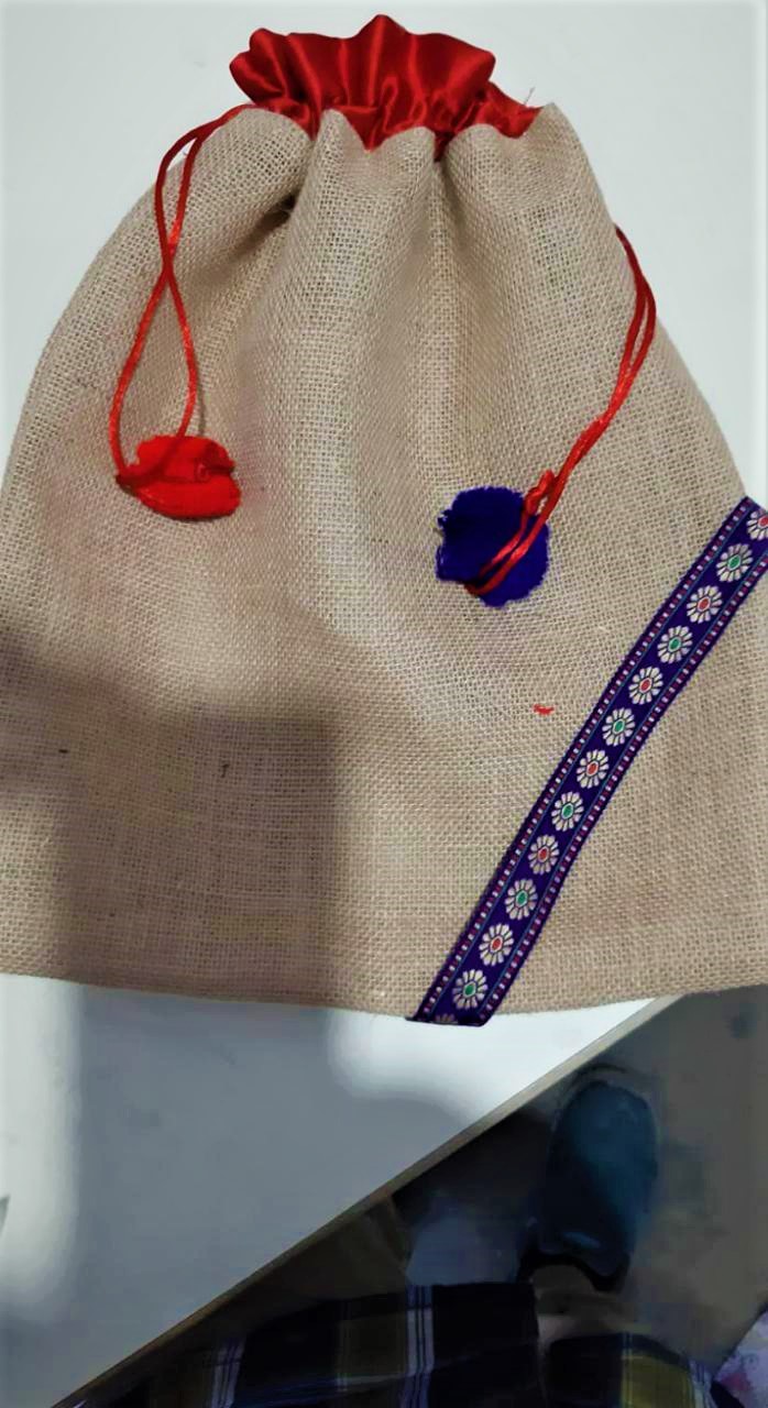 Laced Jute pouch with satin top