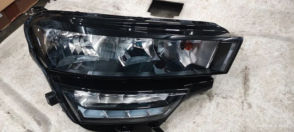 Skoda Rapid Car Head