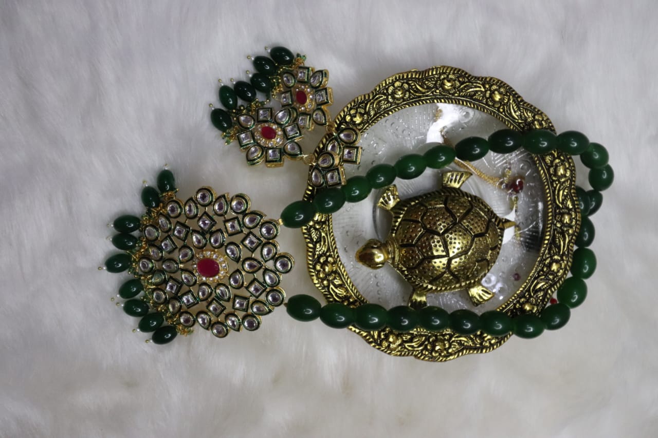 Kundan Jewelry Set