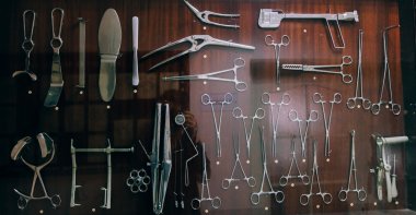 Surgical Instruments & Accesso..