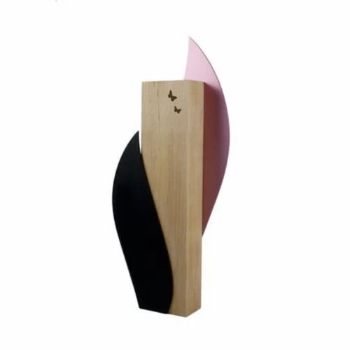 Cube Shape Wooden Tr