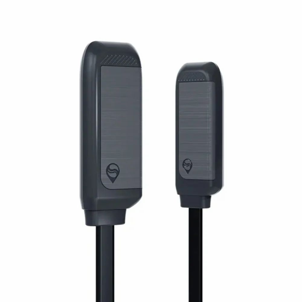 Wired R11 GPS Tracke