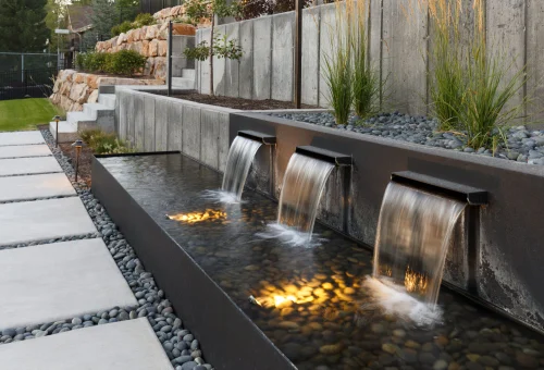 Outdoor cascade wate