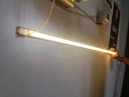 4 ft cabinet light