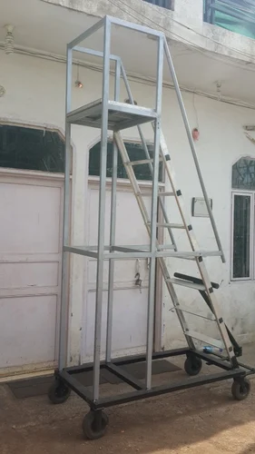  Aluminium Movable Ladder