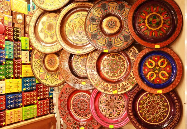 Handicrafts & Decoratives
