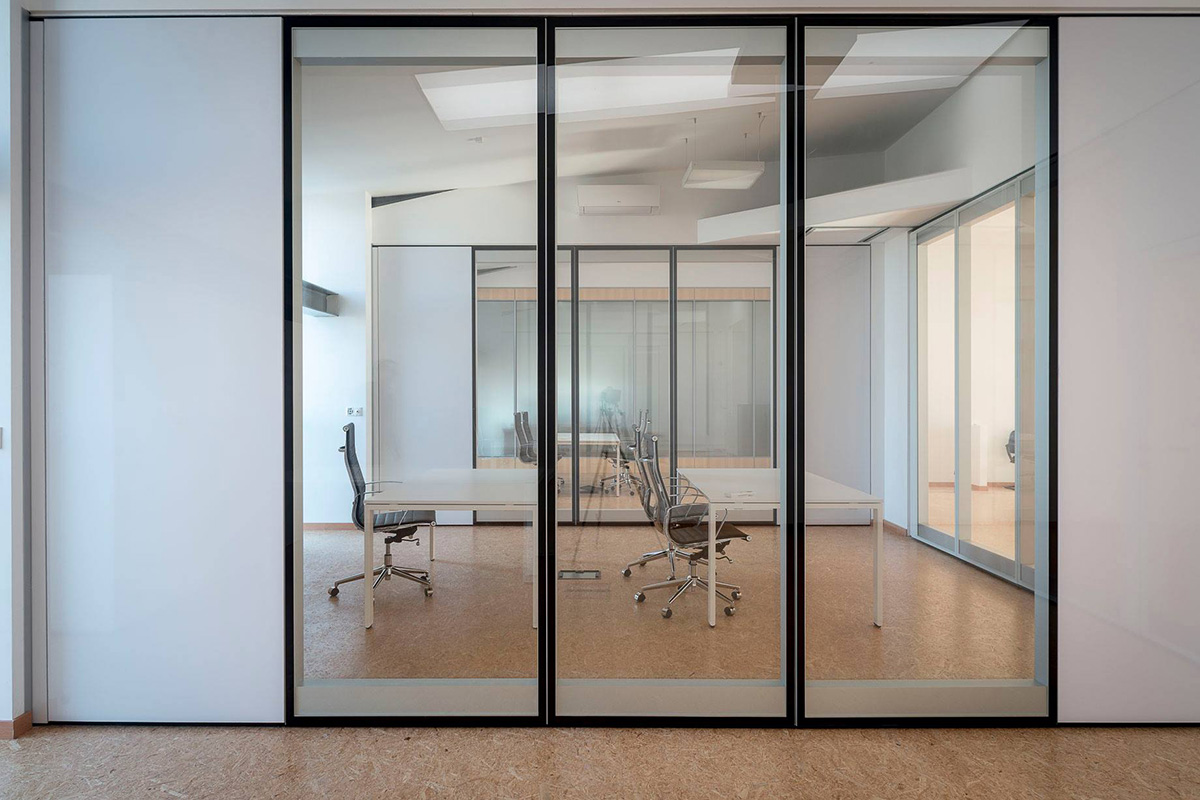 Modular Glass partition for GYM, Office, Hotel and Home